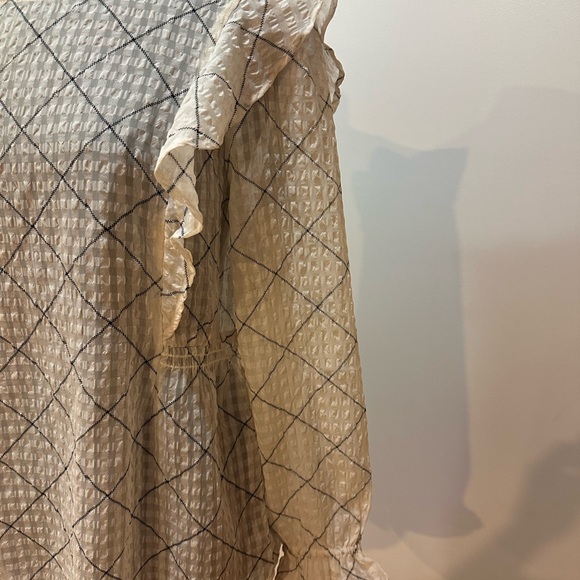 LOFT White Plaid Ruffle Sleeve Blouse Size M in excellent condition - Picture 5 of 16